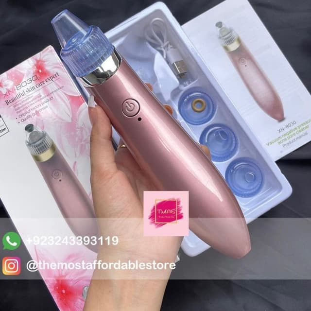 Pore Cleaner available with its complete tools
