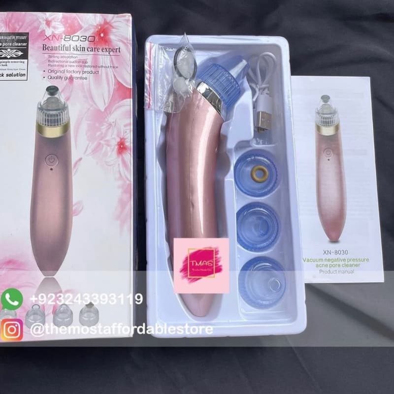 Pore Cleaner available with its complete tools