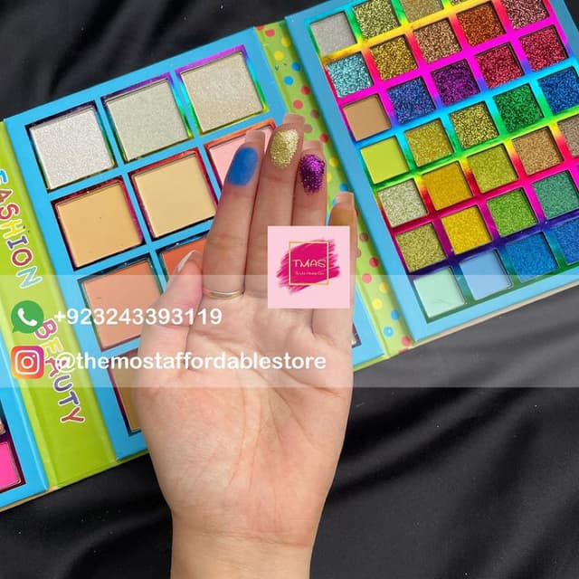GEAMEI Eyeshadow, Blush plus Highlighter Palette 