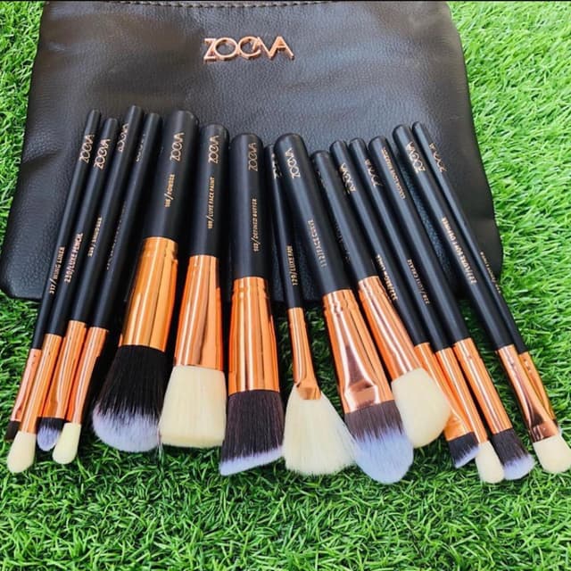 Zoeva Pack Of 12 Brushes With Pouch